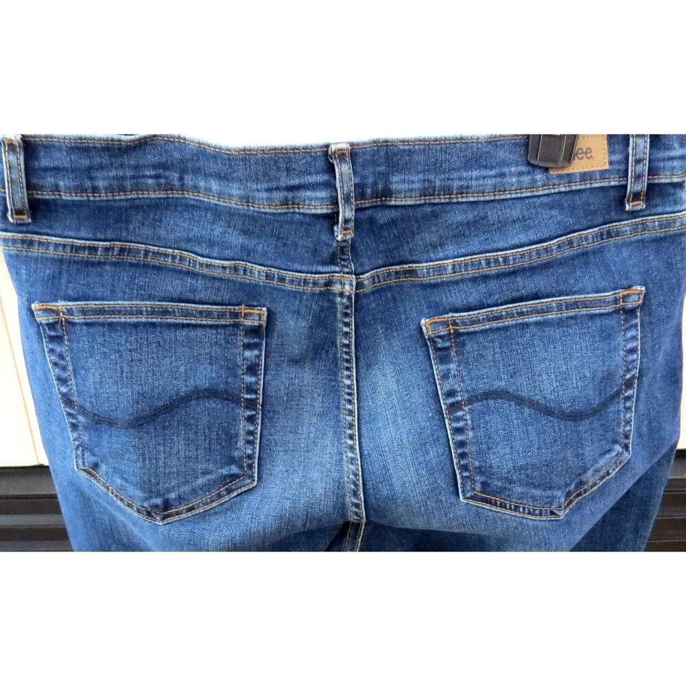 Lee Petites Relaxed Straight Leg Mid Rise Jeans 14P EUC - Picture 8 of 12